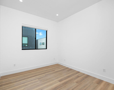 5315 Ben Avenue - Photo Thumbnail 15