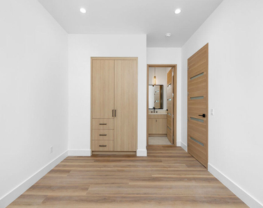5315 Ben Avenue - Photo Thumbnail 9