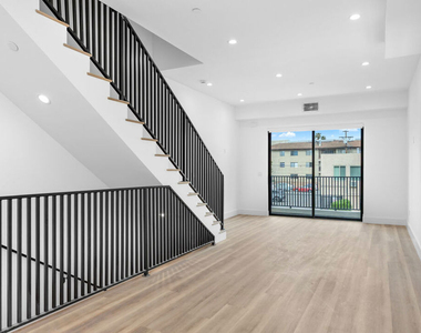5315 Ben Avenue - Photo Thumbnail 7