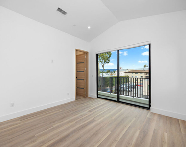 5315 Ben Avenue - Photo Thumbnail 14