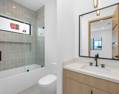 5315 Ben Avenue - Photo Thumbnail 10
