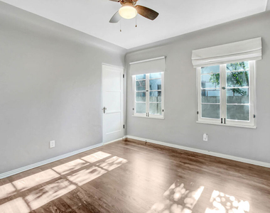 11553 Otsego Street - Photo Thumbnail 10