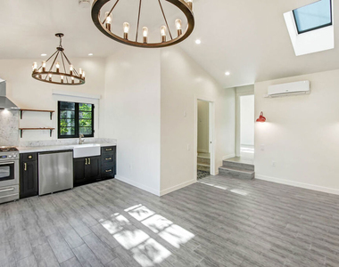 11553 Otsego Street - Photo Thumbnail 14