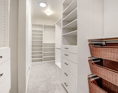 11553 Otsego Street - Photo Thumbnail 9