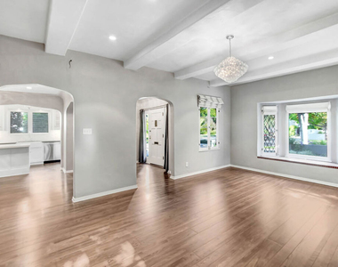 11553 Otsego Street - Photo Thumbnail 5