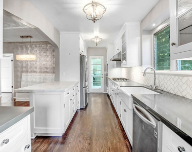 11553 Otsego Street - Photo Thumbnail 2