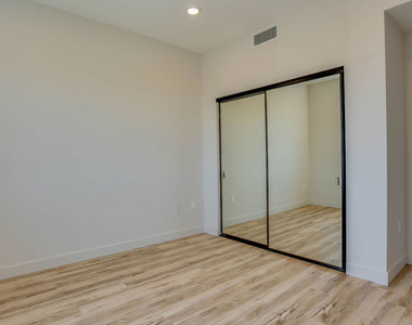 1540 S Hayworth Avenue - Photo Thumbnail 14