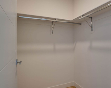 1540 S Hayworth Avenue - Photo Thumbnail 11