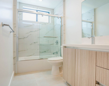 1540 S Hayworth Avenue - Photo Thumbnail 18
