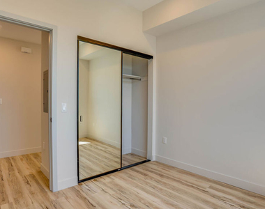 1540 S Hayworth Avenue - Photo Thumbnail 9