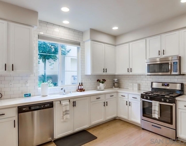 1423 Shearwater St - Photo Thumbnail 16