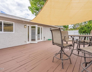 6894 Auburn Circle - Photo Thumbnail 29