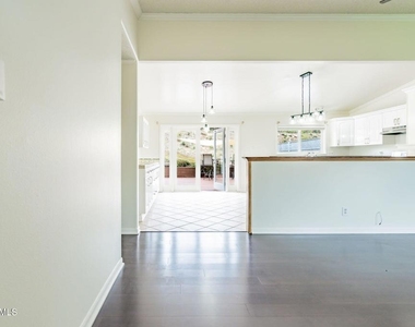 6894 Auburn Circle - Photo Thumbnail 3