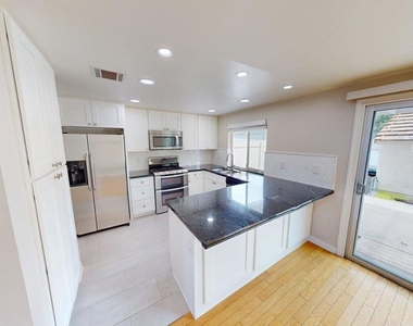 336 Green Moor Place - Photo Thumbnail 5