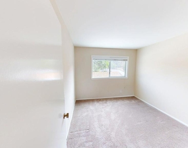 336 Green Moor Place - Photo Thumbnail 16