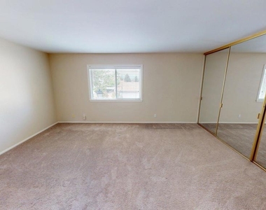 336 Green Moor Place - Photo Thumbnail 13