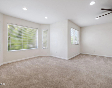 526 Houston Drive - Photo Thumbnail 16