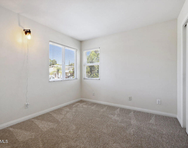 526 Houston Drive - Photo Thumbnail 23