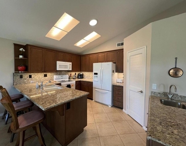42192 Sultan Avenue - Photo Thumbnail 4