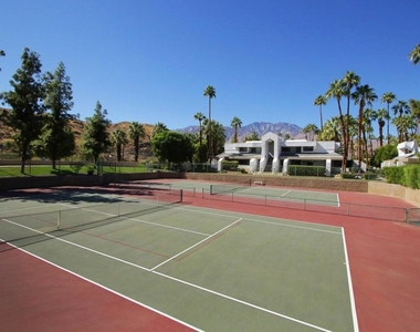 5301 E Waverly Drive - Photo Thumbnail 17