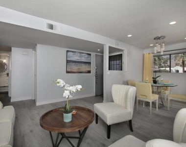 5301 E Waverly Drive - Photo Thumbnail 4