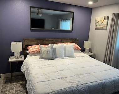 5301 E Waverly Drive - Photo Thumbnail 7