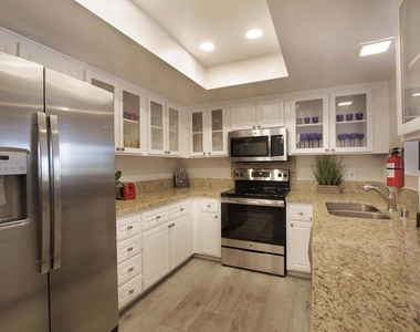 5301 E Waverly Drive - Photo Thumbnail 3