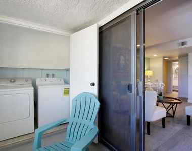 5301 E Waverly Drive - Photo Thumbnail 16