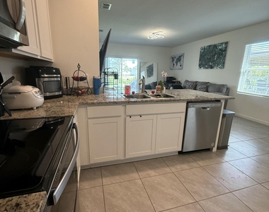 12251 Nettuno Way - Photo Thumbnail 6