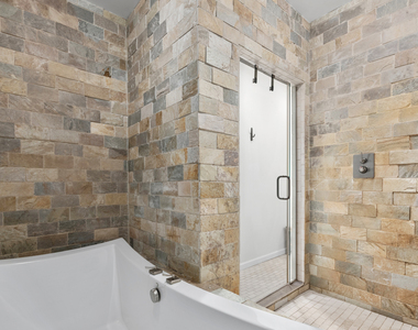 643 Warren St - Photo Thumbnail 6