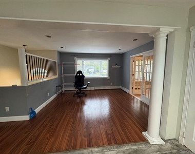 11 Oak Place - Photo Thumbnail 3