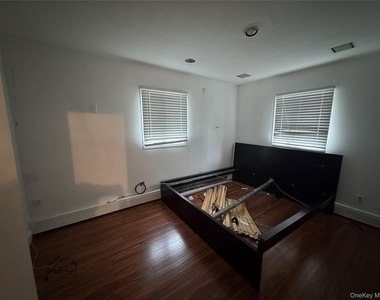 11 Oak Place - Photo Thumbnail 7