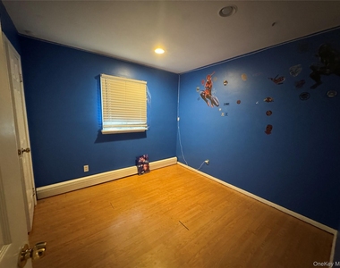 11 Oak Place - Photo Thumbnail 6