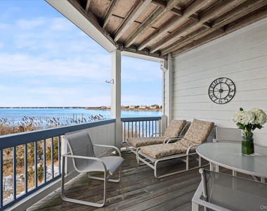 260 Dune Road - Photo Thumbnail 2