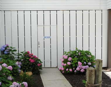 260 Dune Road - Photo Thumbnail 21