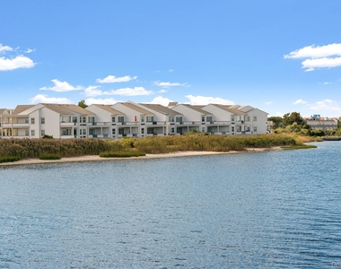 260 Dune Road - Photo Thumbnail 1