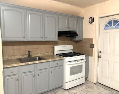 238-23 148th Drive - Photo Thumbnail 4