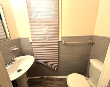 238-23 148th Drive - Photo Thumbnail 11