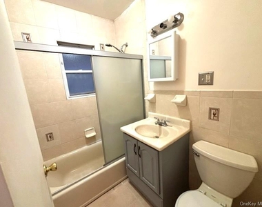 238-23 148th Drive - Photo Thumbnail 8