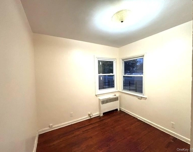 238-23 148th Drive - Photo Thumbnail 9