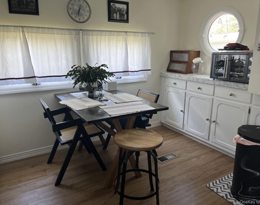 525 Riverleigh Avenue - Photo Thumbnail 3