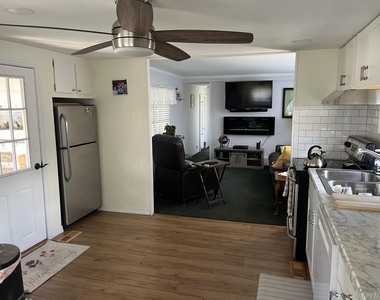 525 Riverleigh Avenue - Photo Thumbnail 5