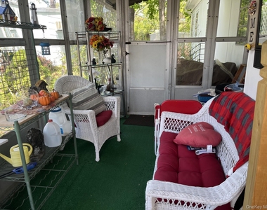 525 Riverleigh Avenue - Photo Thumbnail 1