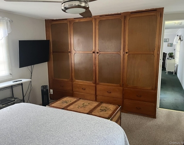 525 Riverleigh Avenue - Photo Thumbnail 8