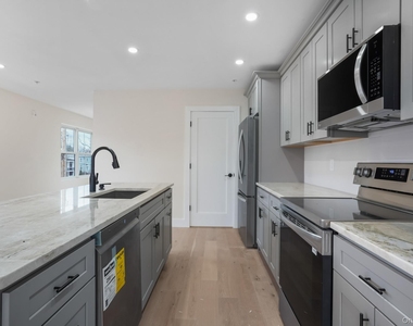125 New Hamburg Road - Photo Thumbnail 6