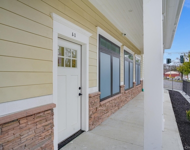 125 New Hamburg Road - Photo Thumbnail 3