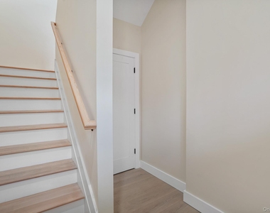 125 New Hamburg Road - Photo Thumbnail 3