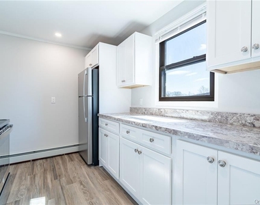 120 Grand Street - Photo Thumbnail 3