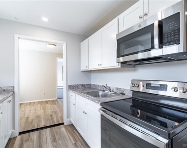 120 Grand Street - Photo Thumbnail 1