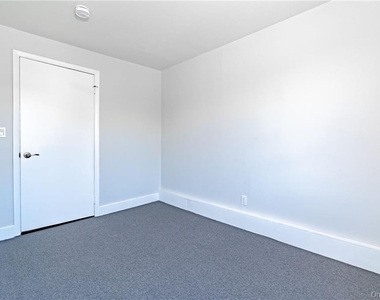 120 Grand Street - Photo Thumbnail 11